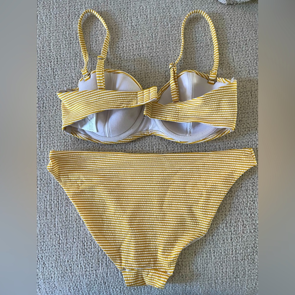 H&M Bikini Top and Bottoms - Picture 2 of 4